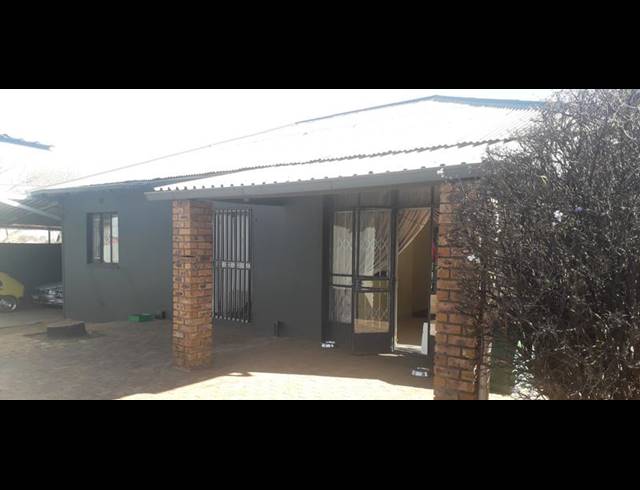 3 BEDROOM HOUSE FOR SALE IN PRIMROSE EAST